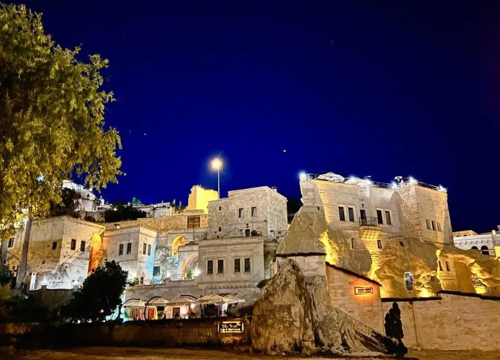 Tafoni Houses Cave Hotel