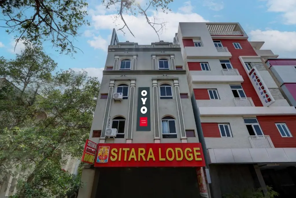 Super Hotel O Hanuman Pet Near Railway Station