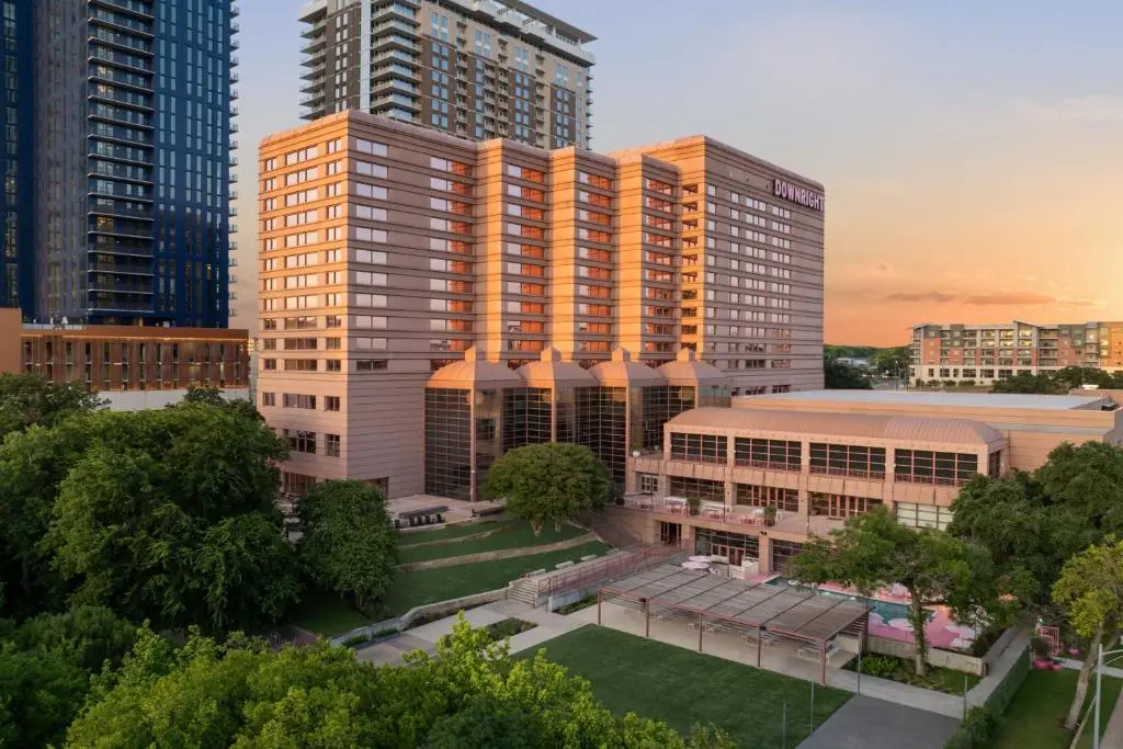 Downright Austin, A Renaissance Hotel