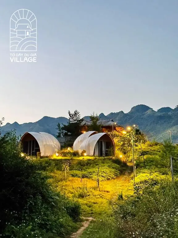 Tớ Dày Du Già Village