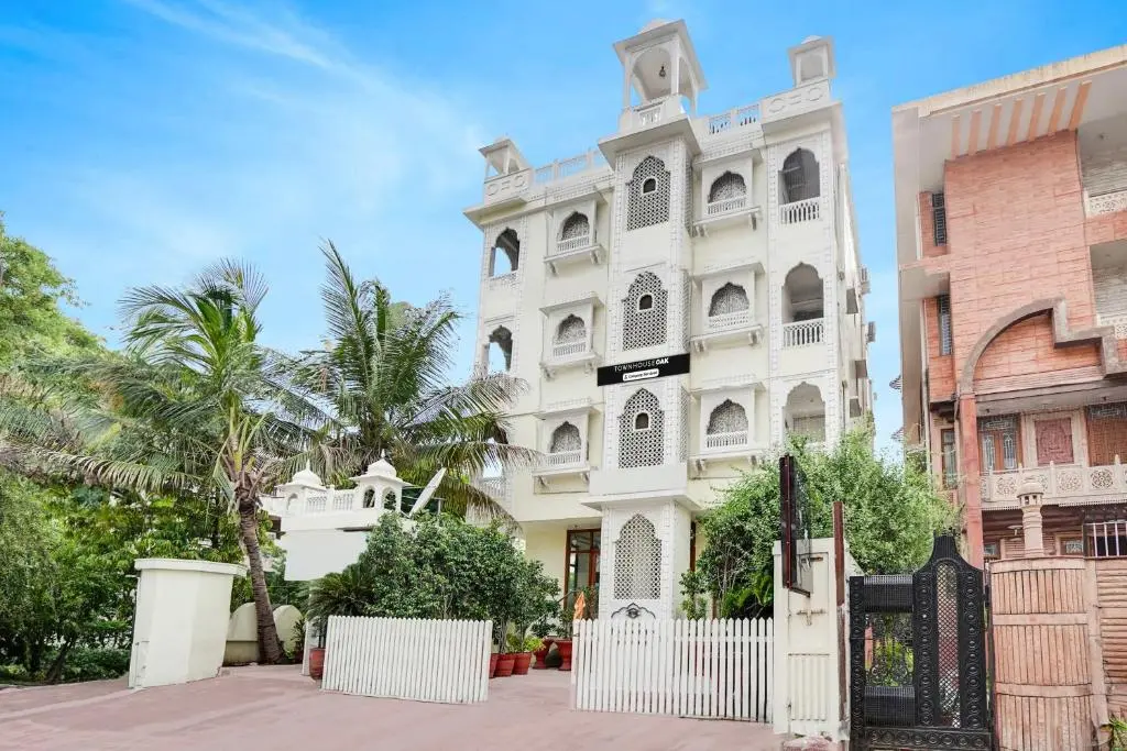 Super Townhouse Durgapura Near Railway Station