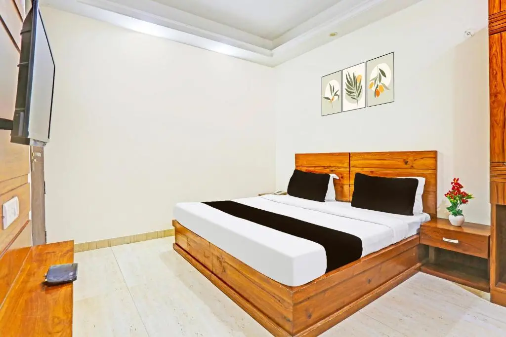 Super Hotel O Gurgaon Old Town