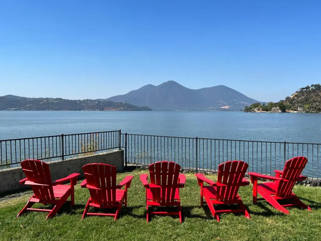 Clear Lake Cottages & Marina