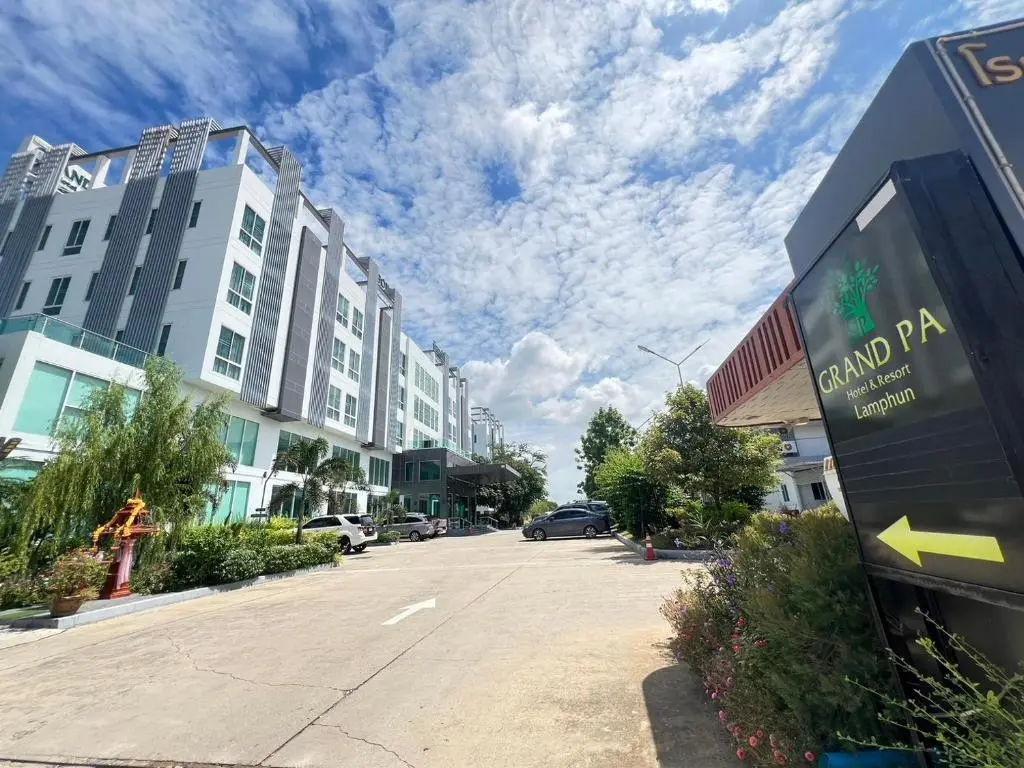 Grandpa Hotel & Resort Lamphun