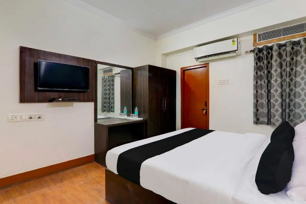 Super Hotel O Alambagh
