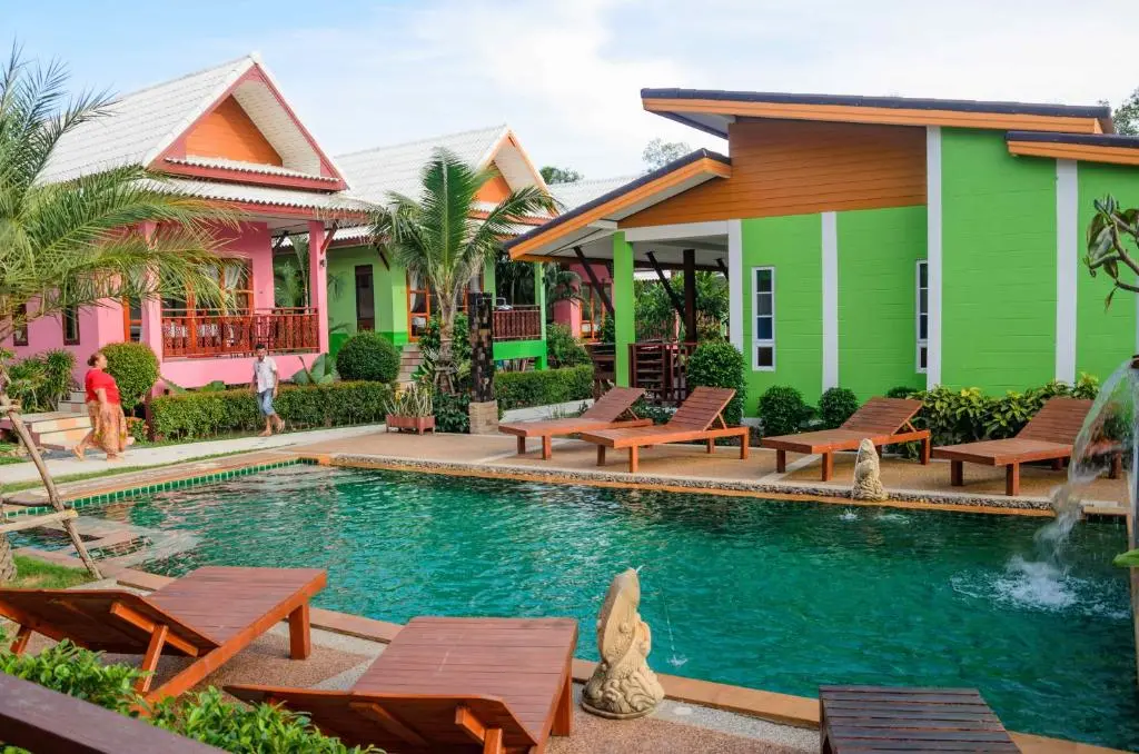 Pinky Bungalow Resort