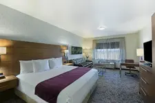 Oxford Suites Sonoma County - Rohnert Park