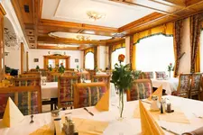 Sattelbogener Hof