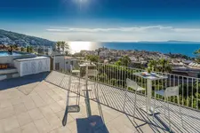 Domo 20 Hotel & Rooftop