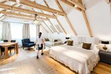 Lesar Hotel Angel