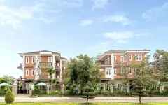 Blooms Boutique Village