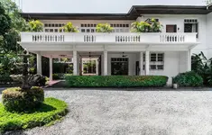 The Henry Hotel Manila