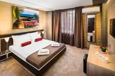 Central Point Boutique Hotel