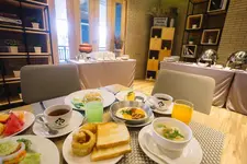 Nadee 10 Resort & Hotel