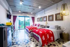 River Art Hotel