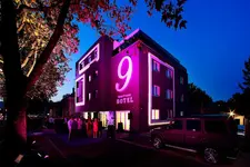 Hotel 9
