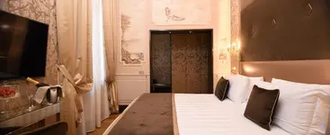 Santa Croce Boutique Hotel