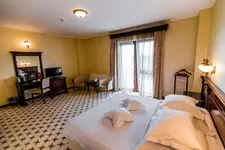 Hotel Golden House