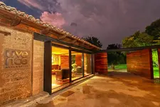 Uvence Arte + Hotel