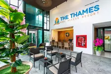 The Thames Pool Access Resort