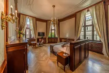 Hotel Capital