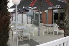 Ummen Hotel & Restaurant