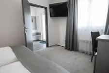 Fast Lane Hotel