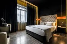 9 Hotel Mercy