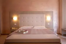 Falcon Hotel