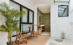 Yolo Bangkok Boutique Hotel