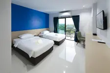 B Hotel