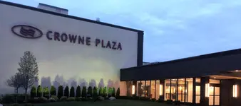 Crowne Plaza Chicago-Northbrook