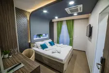 Hotel River