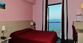 Tus'Hotel