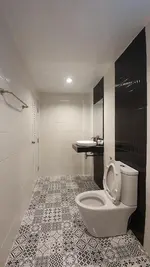 Intra Place Hotel (โรงแรมอินทราเพลส)