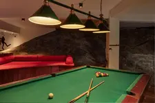 Earl's Regency Hotel