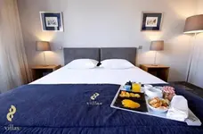 8 Villas Hotel