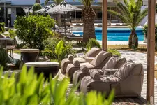 Enorme Maya Beach Hotel