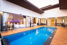 The Thames Pool Access Resort