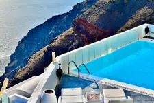 Aeolos Art & Eco Suites