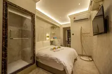 A Residence @ Between Hilton & Cititel Hotel