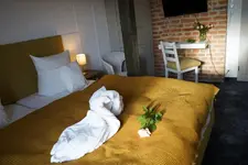 Riverside Inn