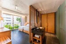 Chicland Hotel