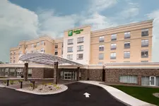 Holiday Inn & Suites Detroit - Troy