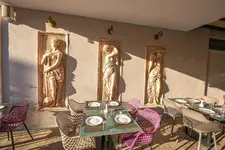 Class Hotel