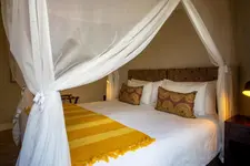 Moya Safari Lodge & Villa