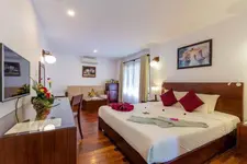 Vinh Hung Riverside Resort & Spa