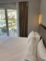 Demi Hotel