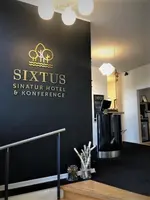 Sixtus Sinatur Hotel & Konference