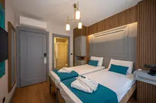 Lynda Hotel
